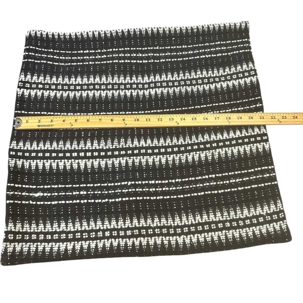 Ethan Allen Textured Silk Pillow Covers Set of 2 Black Ivory 20x20 Matte Woven